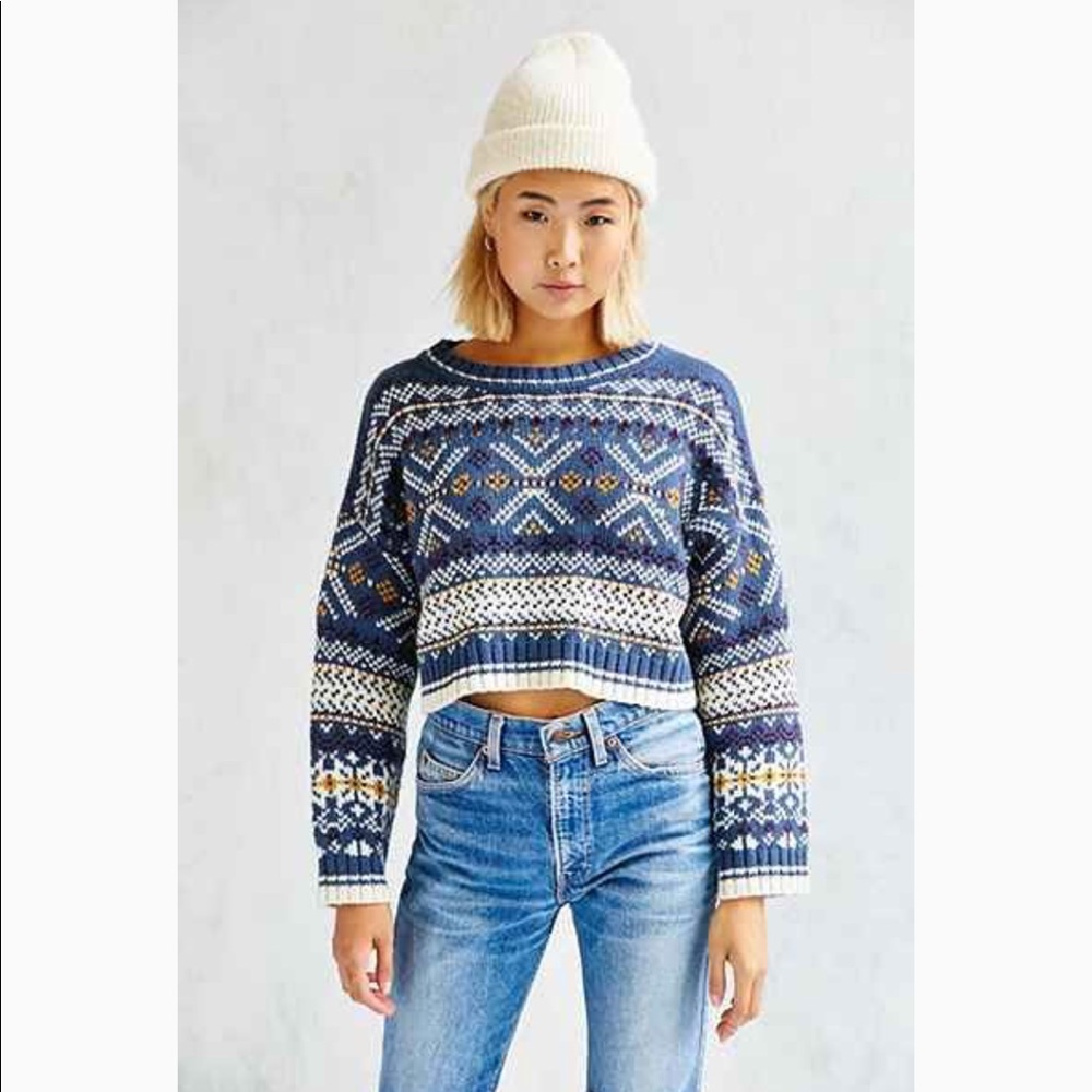 BDG Cropped anna sweater size small B-B2